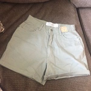 Olive Green VINTAGE high waisted shorts